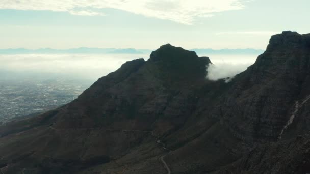 Robust Bergslandskap Djävulens Topp Vid Bordsberget Kapstaden Sydafrika Statiskt Skott — Stockvideo