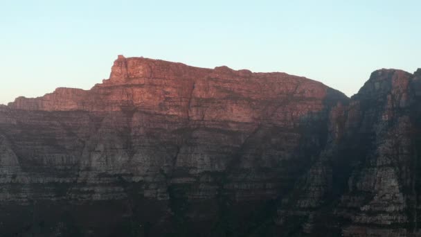 Mountainous Landscape Of Table Mountain National Park During Golden Hour In Kapské Město, Jihoafrická republika. Panning Right