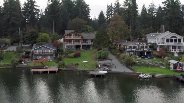 Immobilien Wasser Mit Persönlichen Anlegestellen Für Jedes Haus Lakewood Washington — Stockvideo