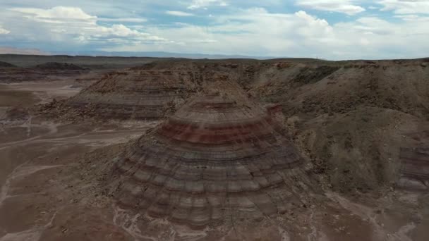 Vue Aérienne Des Collines Erodées Bentonite Utah Tir Drone — Video