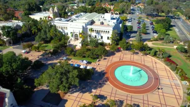 Drone Balboa Park San Diego Museum Och Fontän Vatten — Stockvideo