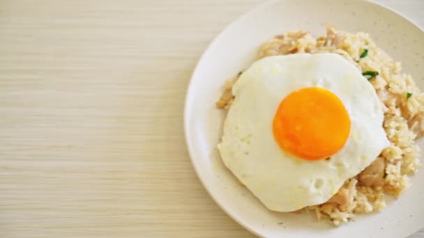 Smažená Rýže Vepřovým Masem Smaženým Vejcem Japonském Stylu Asijský Food — Stock video