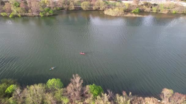 Kayaker Colorado River Downtown Austin — Vídeos de Stock