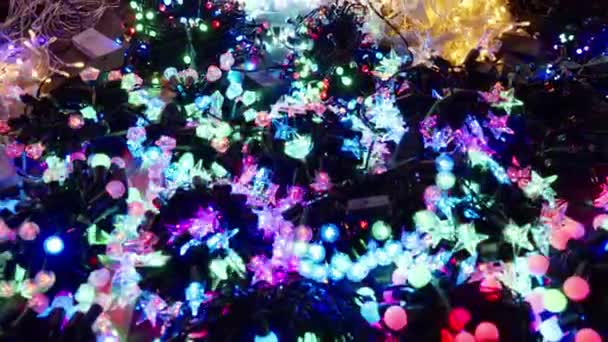 Pile Christmas Lights Migające Żywe Kolory Koncepcja Świateł Dekoracyjnych Zamknij — Wideo stockowe