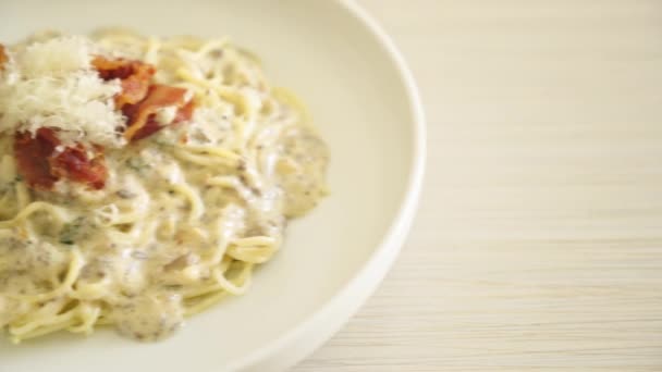 Spaghetti Con Salsa Tartufo Funghi Sul Piatto — Video Stock