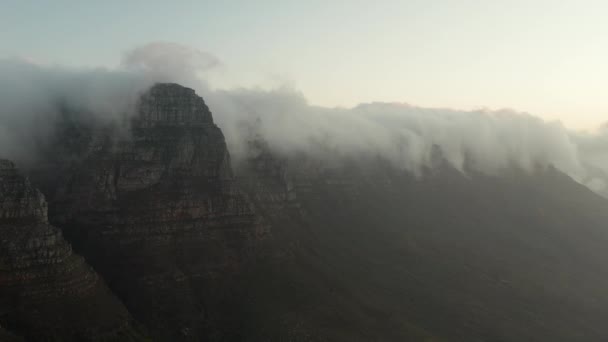 Ohromující Pohled Iconic Table Mountain Pokryté Ubrusem Kapském Městě Jižní — Stock video