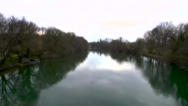 Konyak Fransa Daki Charente Nehri Üzerindeki Pont Neuf Köprüsüne Yaklaşan — Stok video