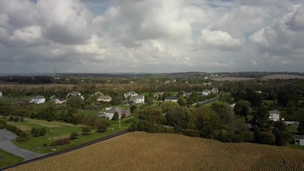 Een Panoramisch Uitzicht Vanuit Lucht Een Dramatische Bewolkte Lucht Een — Stockvideo