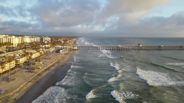 Aerial View Oceanside Usa Waterfront Waves Beach Buildings Fishing Pier — Stock Video