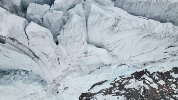 Aerial Top View Crevasses Edge Large Glacier Sunny Day Winter — Stock Video