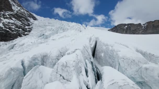 Drone Close View Cracks Large Glacier Sunny Day Winter Alps — Vídeo de stock