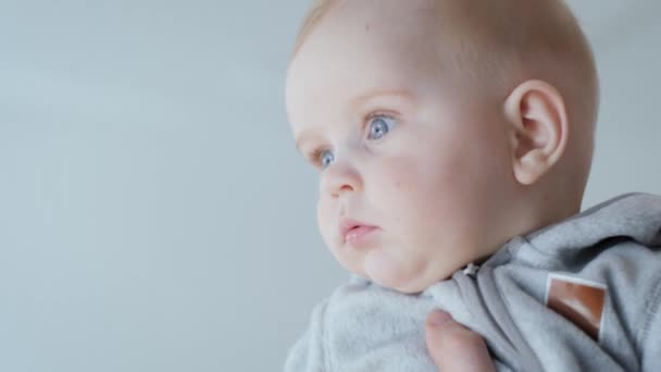 Pasgeboren Baby Jongen Erg Schattig Schattig Peuter Met Mooi Gezicht — Stockvideo