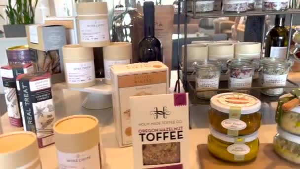Gourmet Selection Jams Crackers Wines Winery Shop Panning Motion — Vídeo de Stock