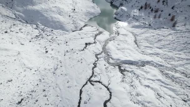 Drönare Utsikt Över Deltat Frusen Glaciärflod Alperna Från Drönare Vintern — Stockvideo