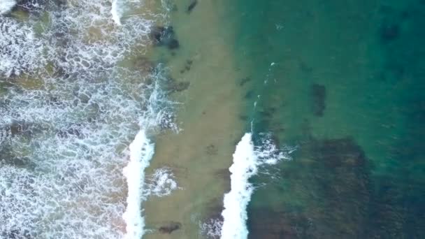 Top Waves Beautiful Ocean Coast Drone Shot Rocks Blue Green — Wideo stockowe