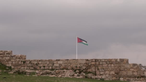 Jordanian Flag Fortress Citadel Amman Jordan Waving Wind Slow Motion — Wideo stockowe