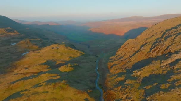 Hardknott Pass Lake District Unesco Nationalpark Aerial Sunrise Durch Pass — Stockvideo