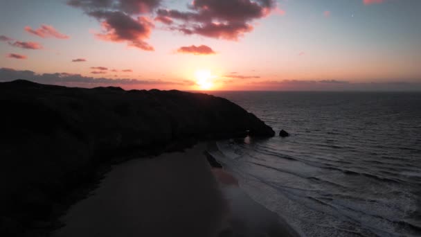 Aerial Sunset Reveal Beach Sea Birds Blue Pool Bay Drone — ストック動画