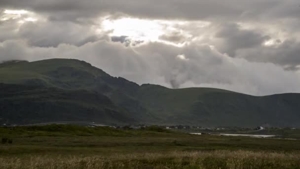 Wolken Trekken Snel Door Het Noorse Landschap Lofoten Timelapse — Stockvideo