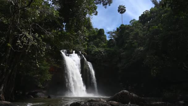 Majestic Heo Suwat Waterfall Beautiful Day Landscape Khao Yai National — Video Stock