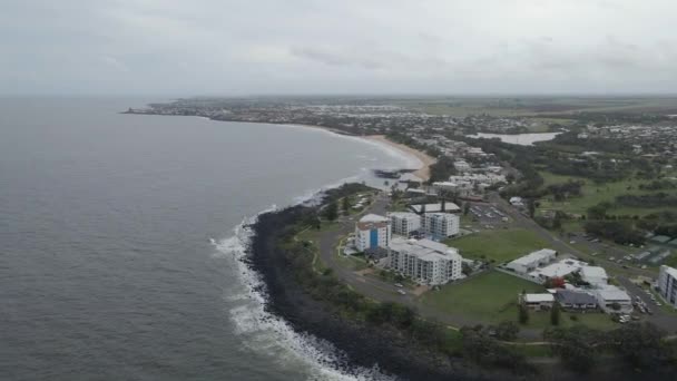 Αεροφωτογραφία Του Σημείου Ακτογραμμή Bargara Queensland Αυστραλία Drone Shot — Αρχείο Βίντεο