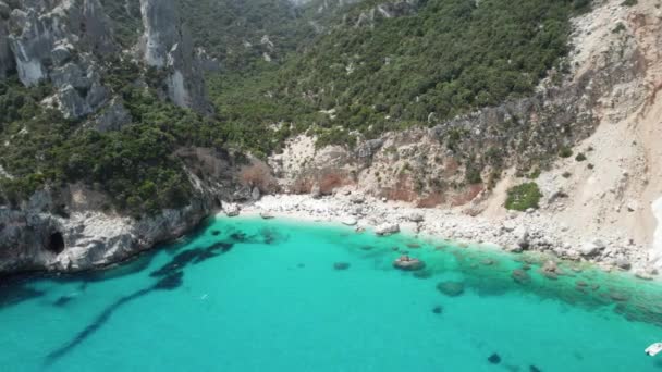 Aerial Drone Video Tropical Paradise Turquoise Beach Sea Cliffs Mediterranean — Stockvideo