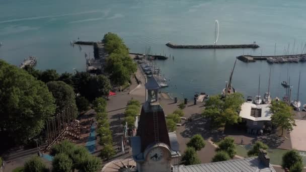 Jib Old Clock Tower Overlooking Beautiful Lake Geneva — Video