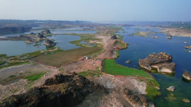 Drone Bakåt Rörliga Skott Över Vikande Vatten Narmada Floden Gujrat — Stockvideo