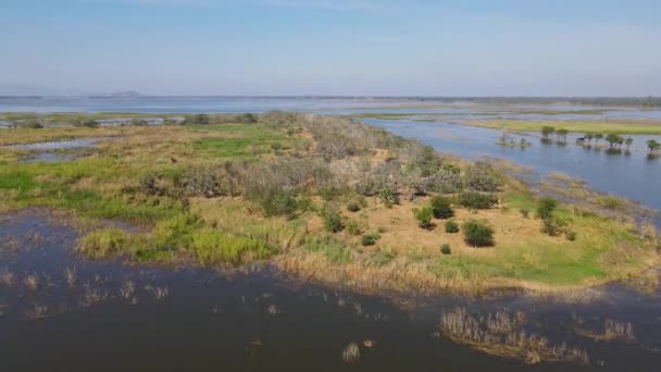 Aerial Footage Reversing Also Revealing Beautiful Landscape Island Middle Lake — Video Stock