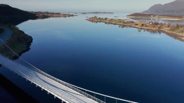 Vista Aérea Ponte Trongstraumen Que Estende Acima Fiorde Fazendas Casas — Vídeo de Stock