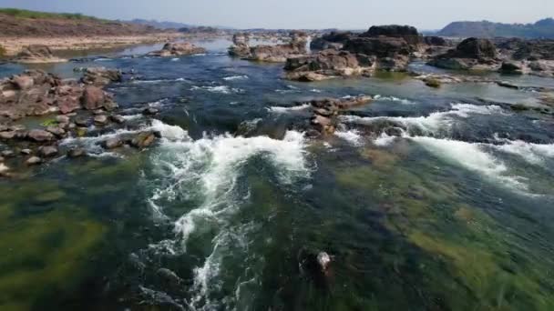 Avance Aéreo Movimiento Sobre Pintoresco Río Narmada Gujrat India Fluyendo — Vídeo de stock