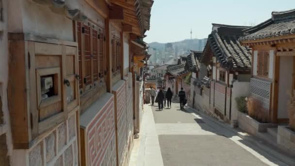 Traditional Houses Bukchon Hanok Village Seoul View Namsan Tower South — ストック動画