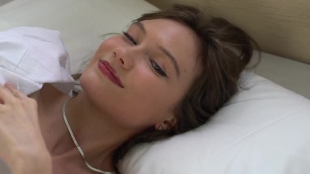 Girl Turns Bed Falls Asleep — Stok video