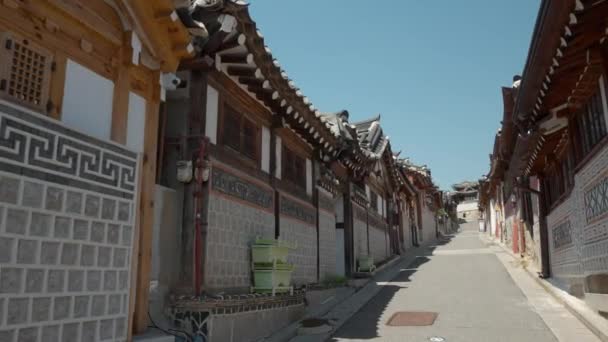 Pov Promenader Uppför Bukchon Gil Gatan Bukchon Hanok Village Seoul — Stockvideo