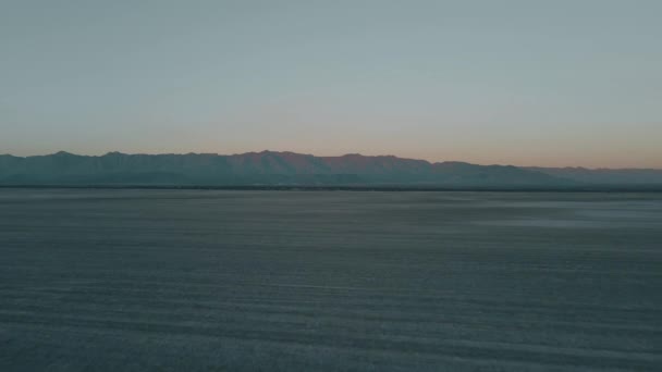 Drone Amanecer Pensamiento Desierto Laguna Salada — Vídeo de stock
