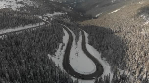 Aerial Steady Traffic Big Loop Switchback Berthoud Pass Colorado — Wideo stockowe