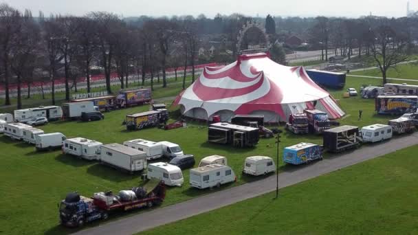 Planeet Circus Waaghals Entertainment Kleurrijke Draaikolk Tent Caravan Aanhangwagen Ring — Stockvideo