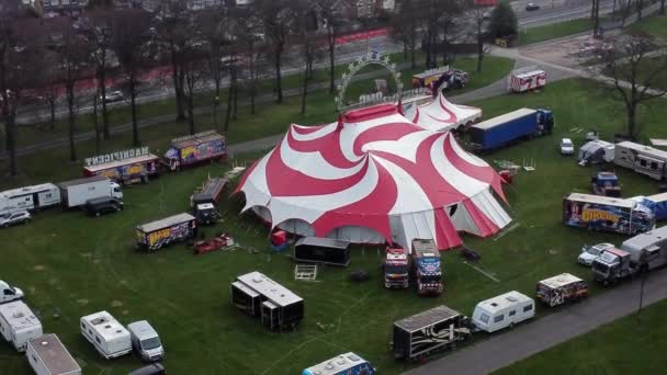 Planeta Circo Osado Entretenimiento Colorido Remolino Tienda Campaña Caravana Remolque — Vídeos de Stock