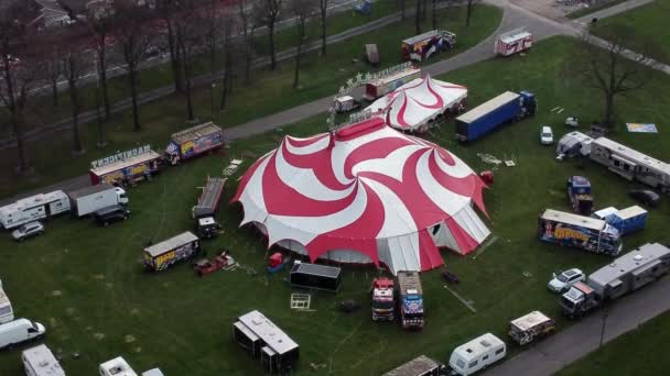 Planet Circus Daredevil Entertainment Colourful Swirl Tent Caravan Trailer Ring — Stockvideo