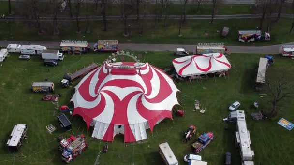 Planet Circus Daredevil Entertainment Colourful Swirl Tent Caravan Trailer Ring — Stock Video