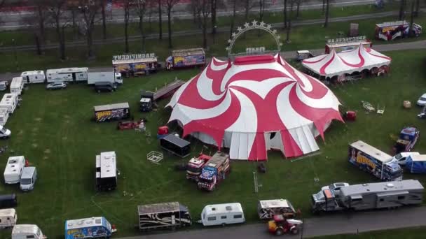Planet Circus Daredevil Entertainment Colourful Swirl Marquee Tent Caravan Trailer — Stock Video