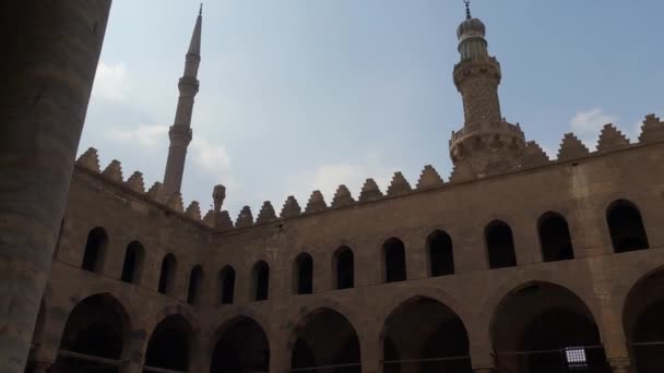 People Visiting Qalawun Complex Cairo Egypt Stunning Courtyard Islamic Architecture — Stock Video