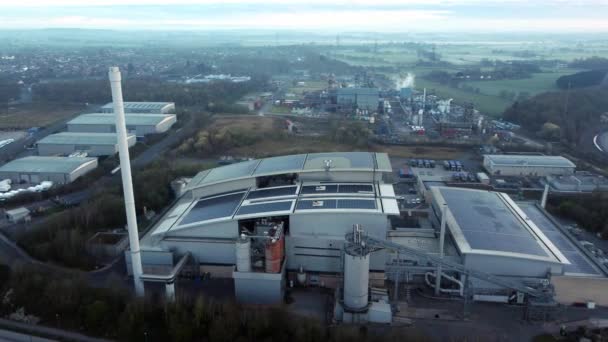 Futuristic Solar Green Energy Factory Rooftop Foggy Rural Countryside Morning — Vídeo de Stock