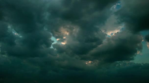 Vista Ángulo Bajo Lapso Tiempo Del Cielo Azul Con Nubes — Vídeos de Stock