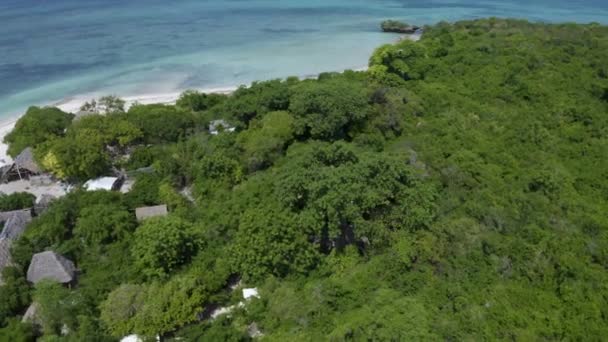 桑给巴尔夸莱岛海岸的渔村和锚泊船 — 图库视频影像