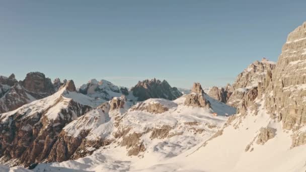 Dolly Froward Drone Disparó Sobre Las Montañas Dolomitas Invierno Profundo — Vídeo de stock