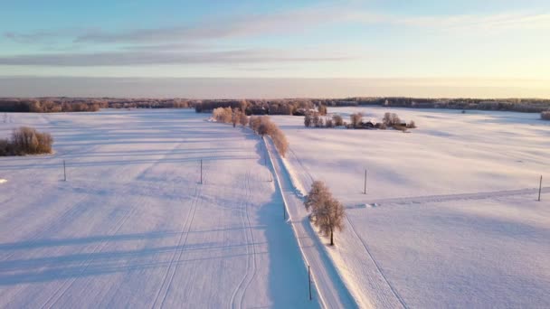 Empty Snowy Road Rural Countryside Sunny Winter Day — Vídeo de Stock