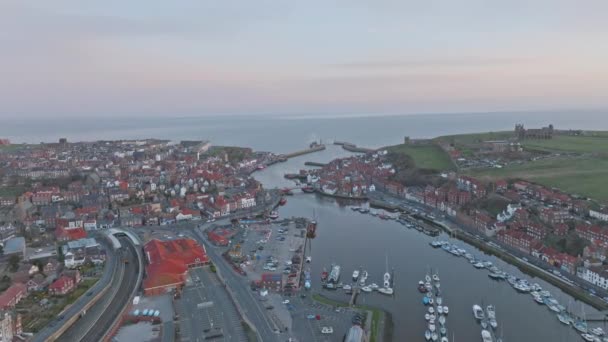 Whitby North York Moors Heritage Coast Overflight Harbour Early Morning — Vídeo de Stock