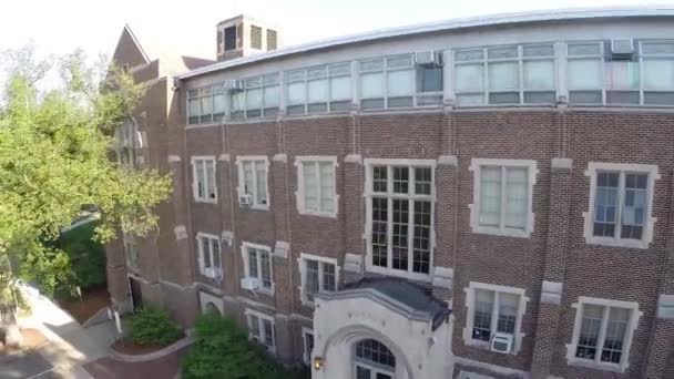 Aerial Michigan State University Museum Naar Beaumont Tower — Stockvideo