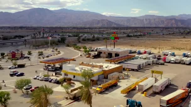 Love Travel Stop Gas Station Truck Stop California Aerial — Vídeo de Stock